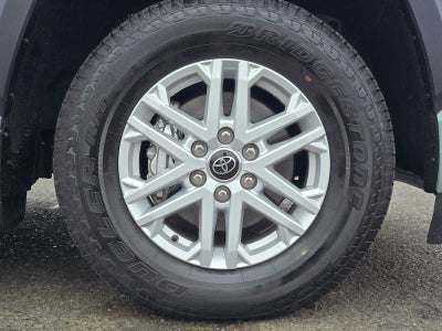 2024 Toyota Sequoia SR5