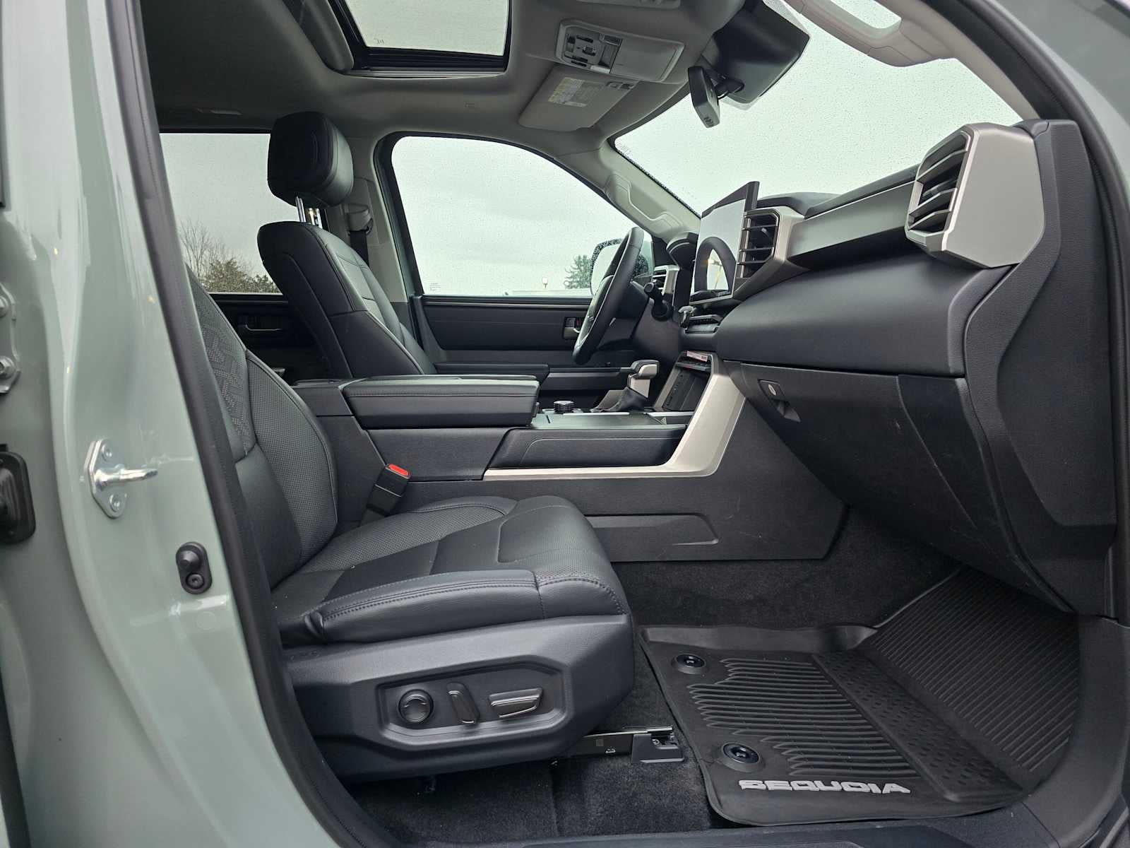 2024 Toyota Sequoia SR5