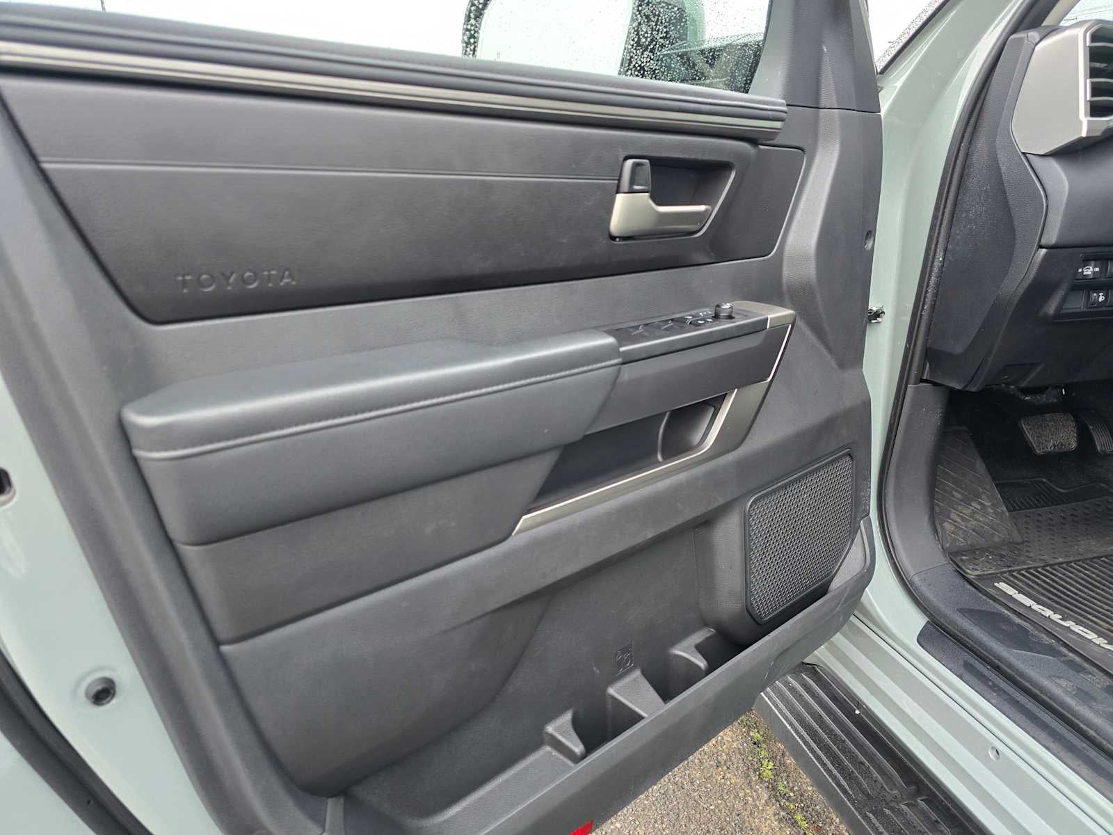 2024 Toyota Sequoia SR5