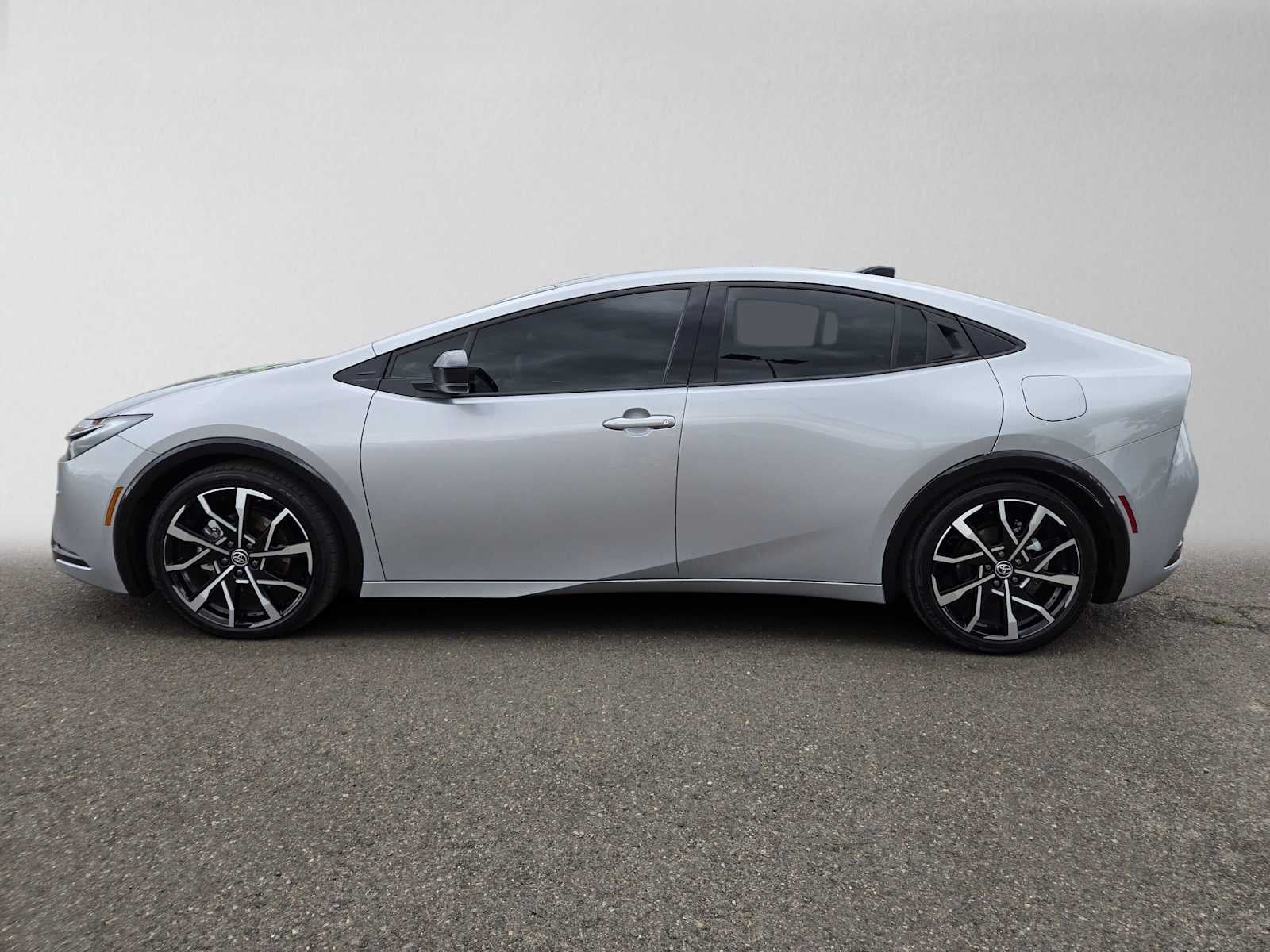 2025 Toyota Prius Plug-In Hybrid XSE