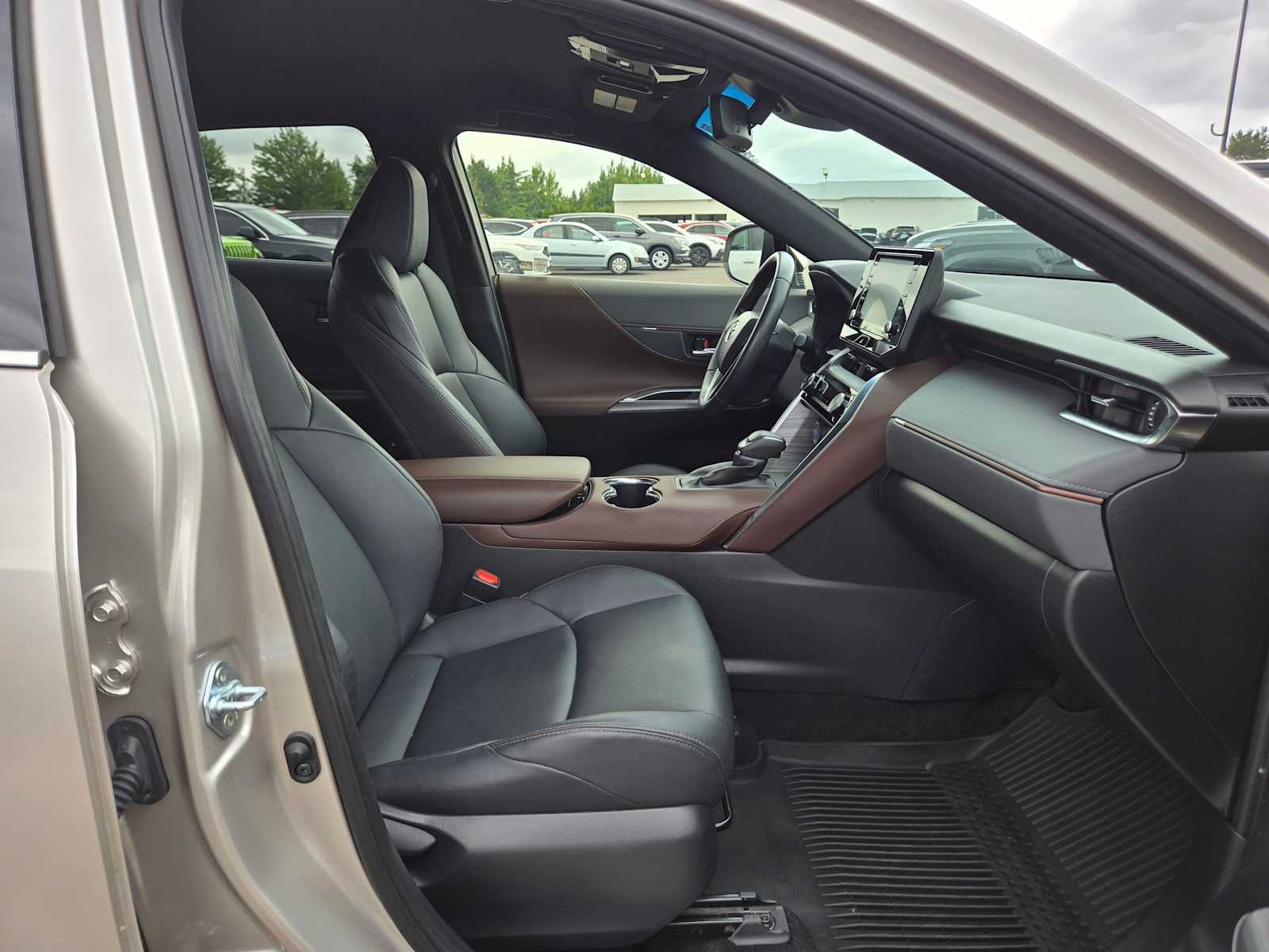 2022 Toyota Venza XLE