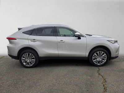 2022 Toyota Venza XLE