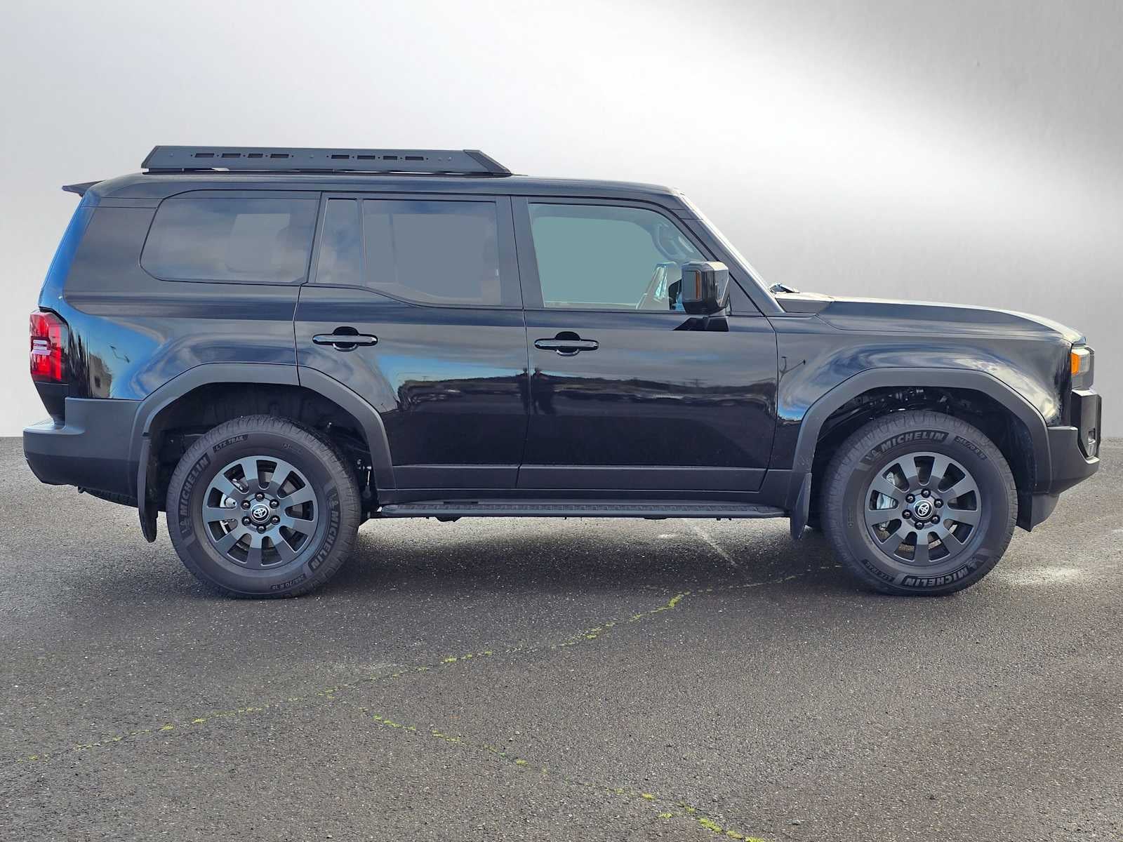 2025 Toyota Land Cruiser 4WD (Natl)