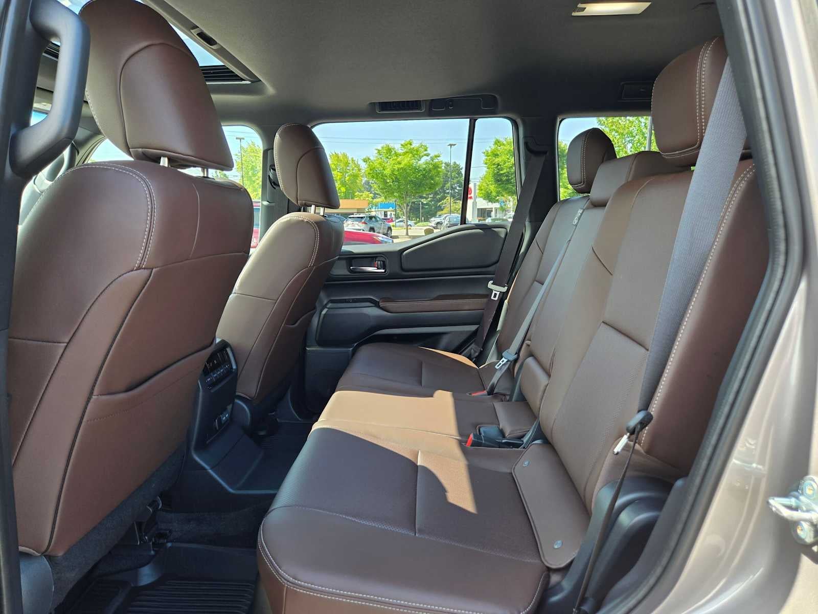 2027 Toyota Land Cruiser 4WD (Natl)
