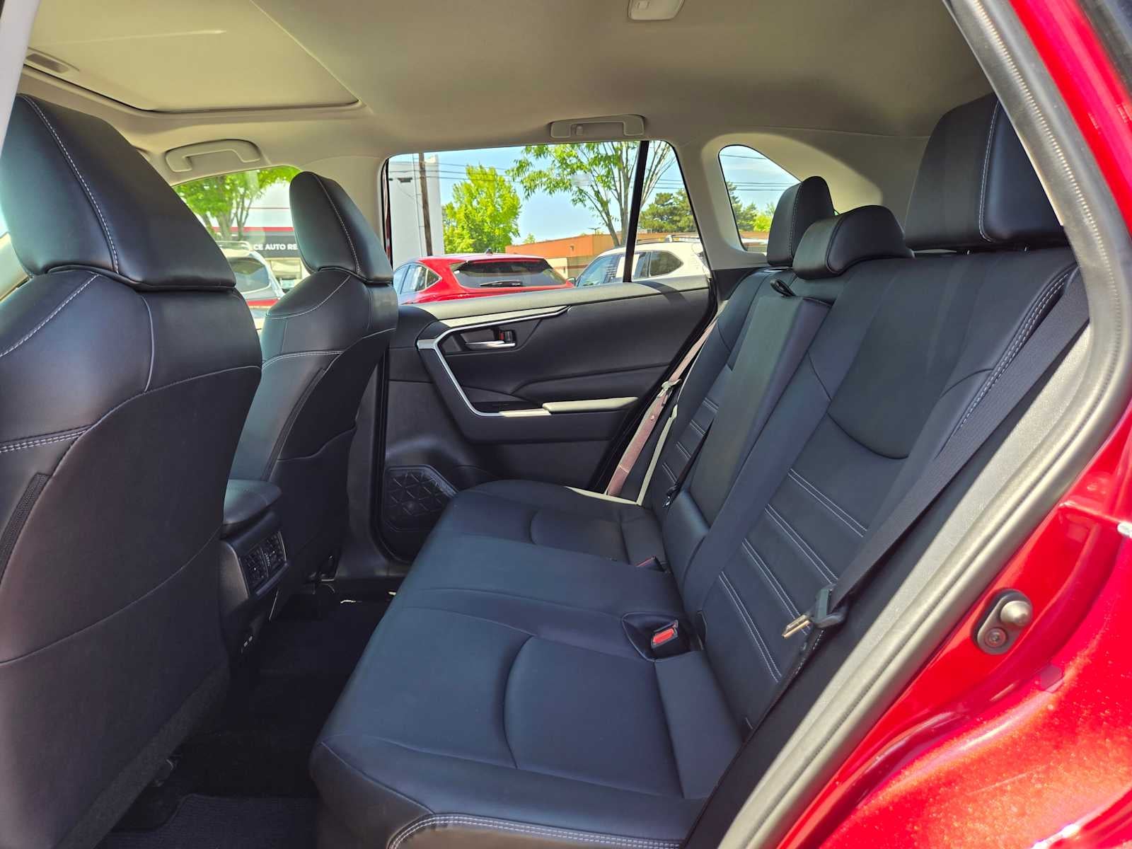 2022 Toyota RAV4 Hybrid XLE Premium