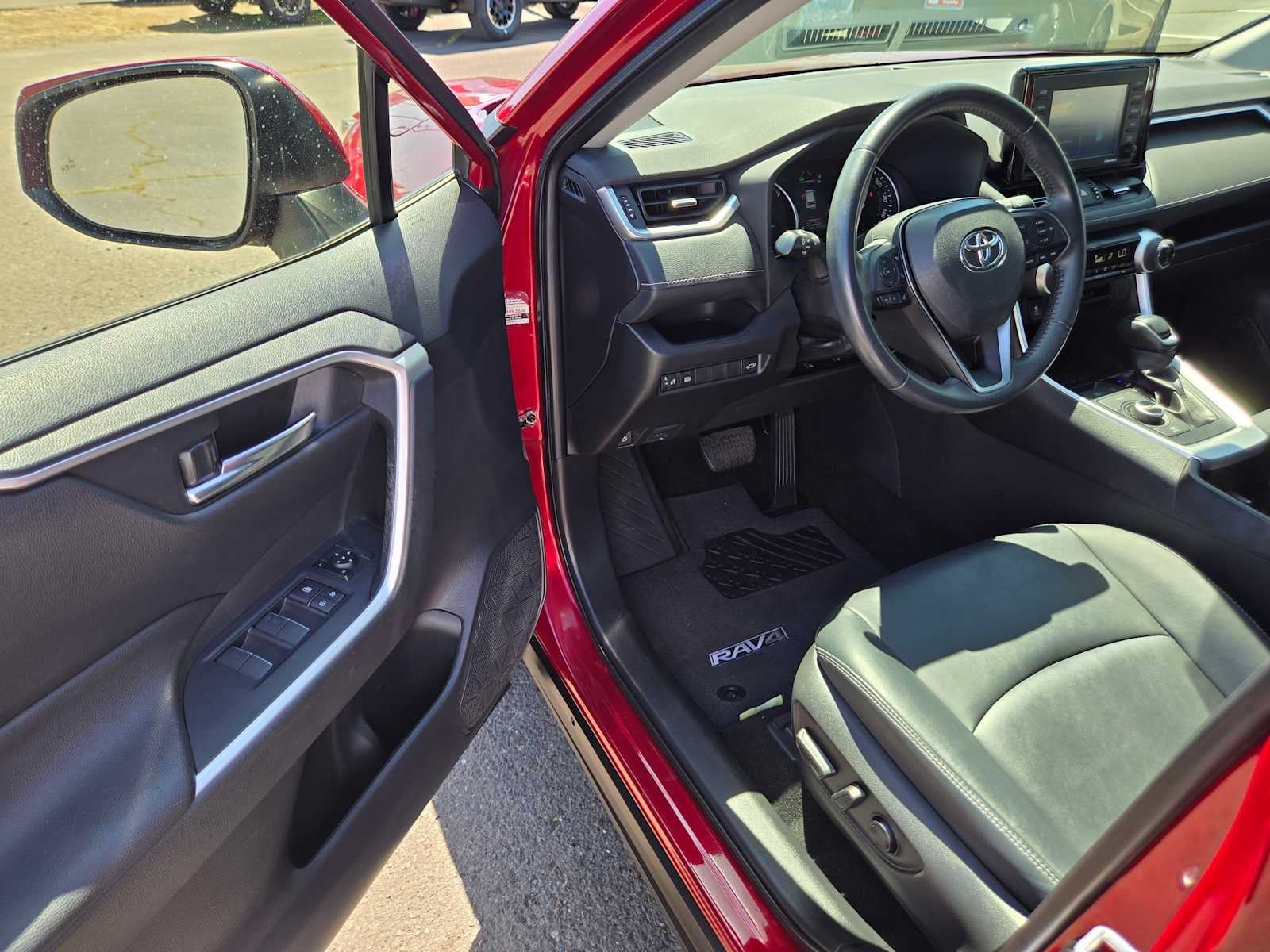 2022 Toyota RAV4 Hybrid XLE Premium