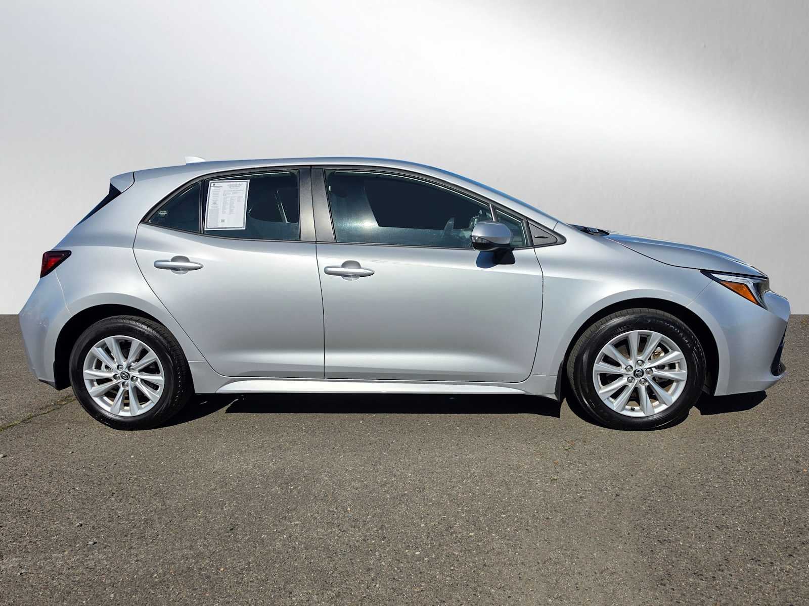 2024 Toyota Corolla Hatchback SE