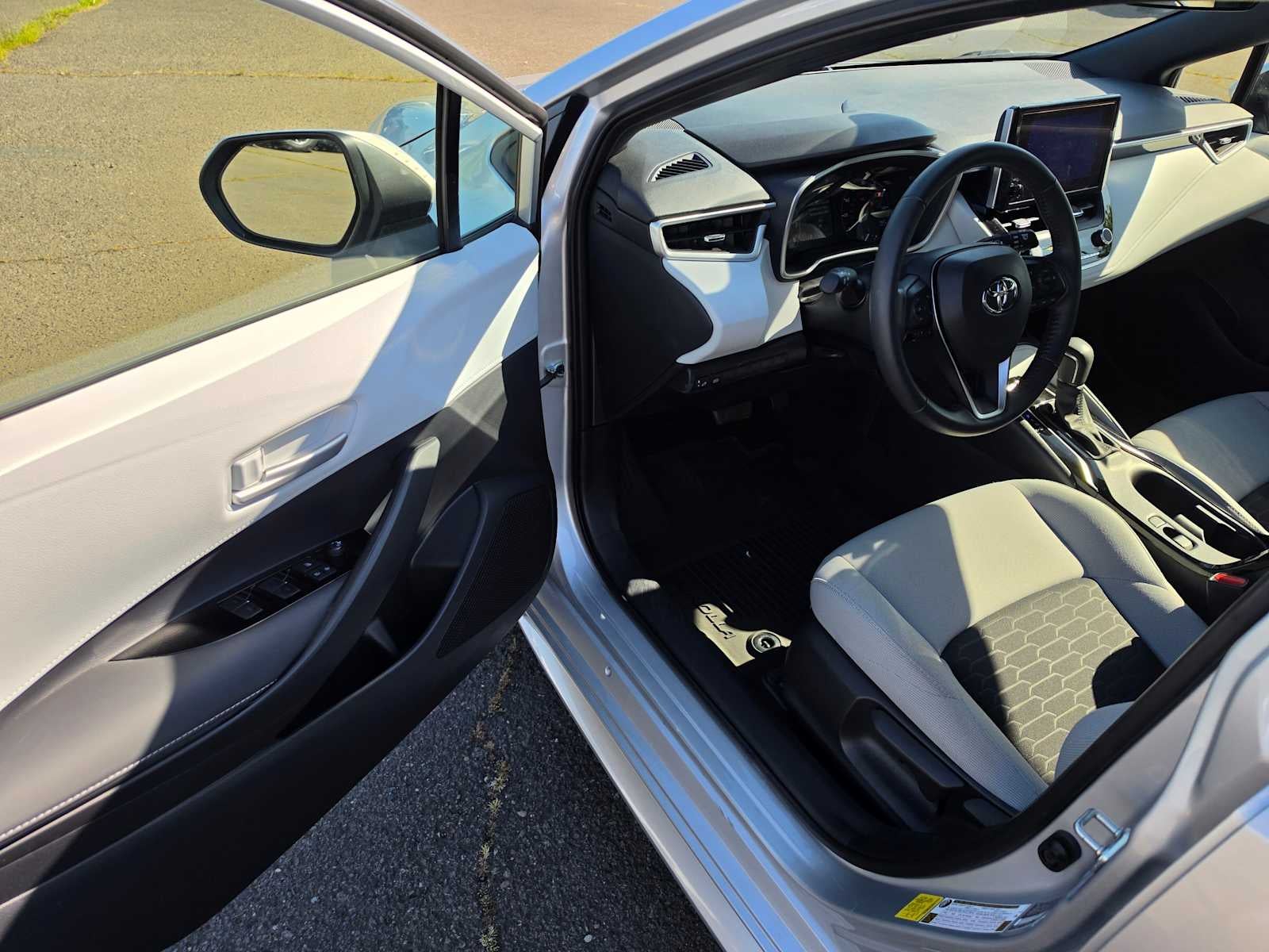 2024 Toyota Corolla Hatchback SE