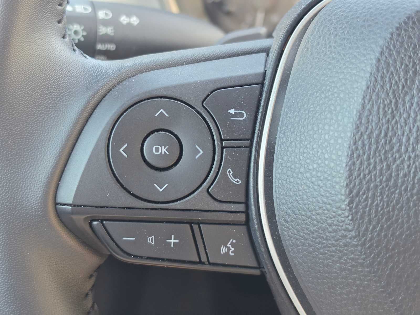 2024 Toyota Corolla Hatchback SE