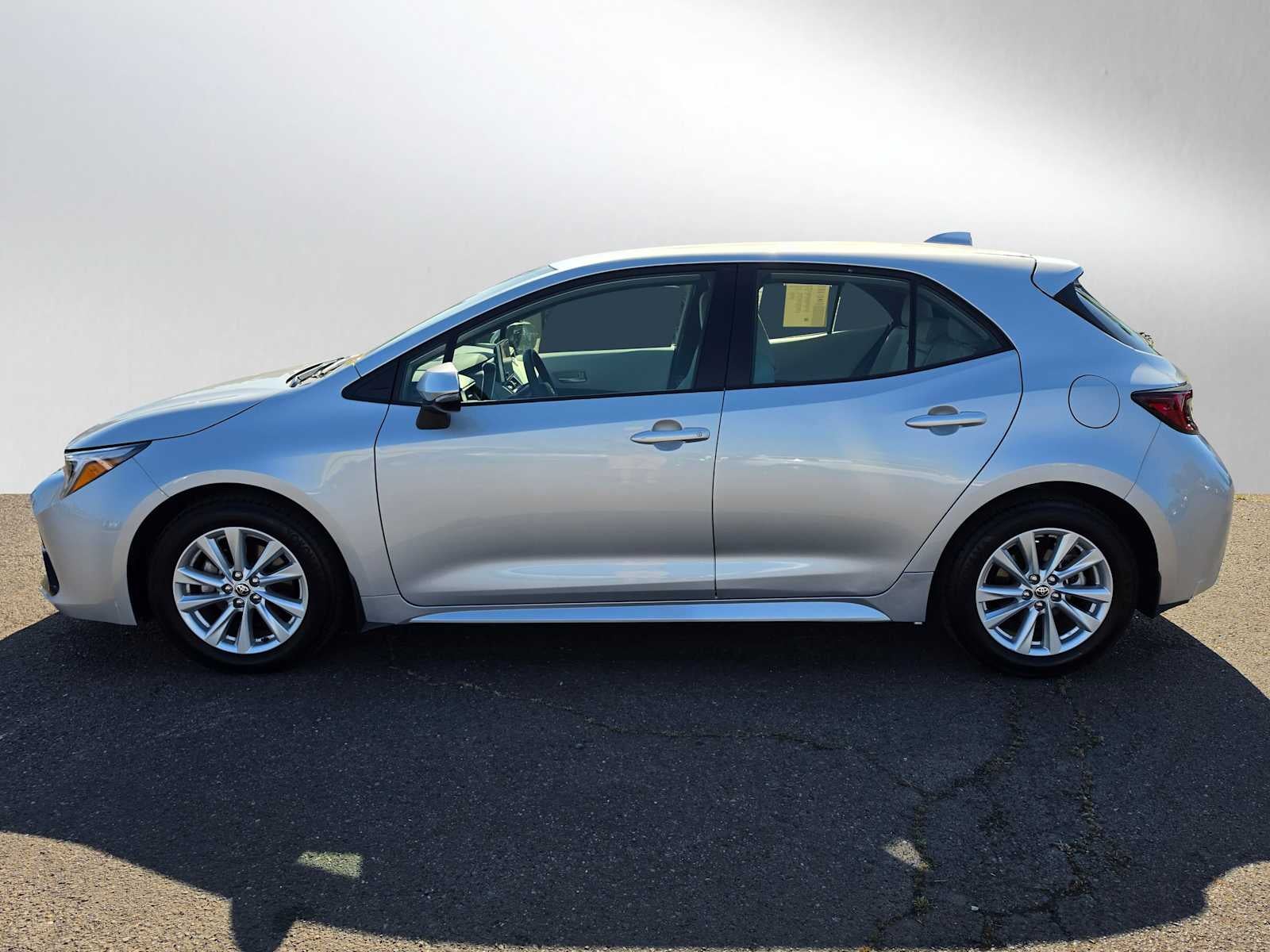 2024 Toyota Corolla Hatchback SE