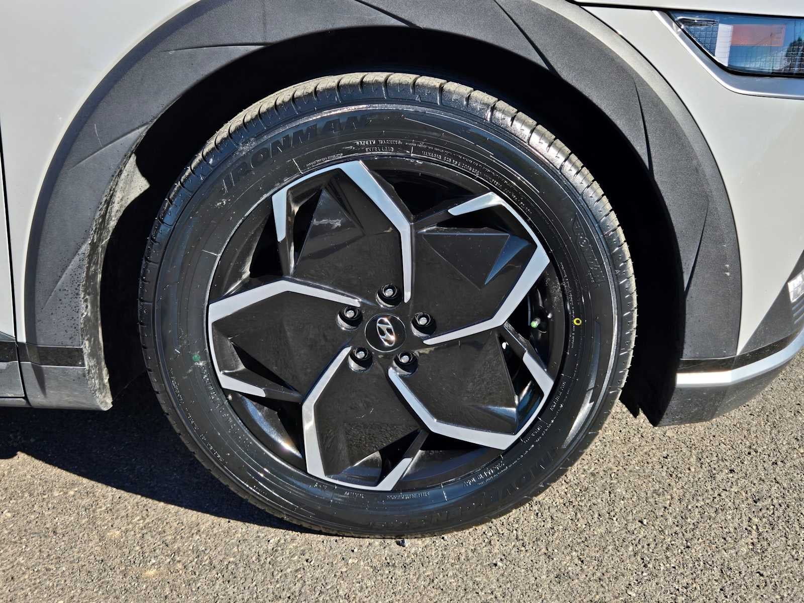 2024 Hyundai IONIQ 5 SE